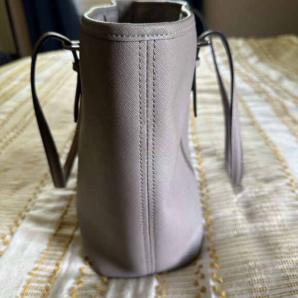 Michael Kors Jet Set Travel Micro-Stud Pearl Grey Saffiano Leather Tote Handbag - Picture 4 of 15